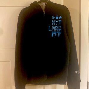 This is a zip hoodie of sonic x hypland it’s an xl and it’s sonic wearing beats